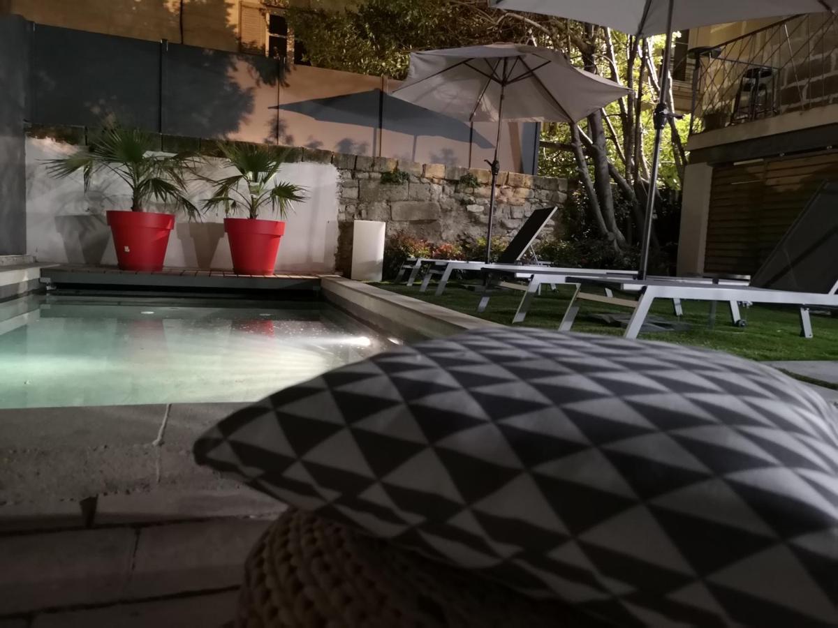 La Maison Grivolas Appartements Et Maison D'Hotes アヴィニョン エクステリア 写真