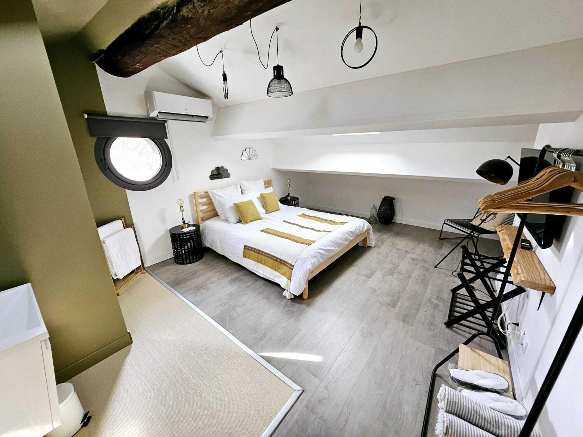 La Maison Grivolas Appartements Et Maison D'Hotes アヴィニョン エクステリア 写真